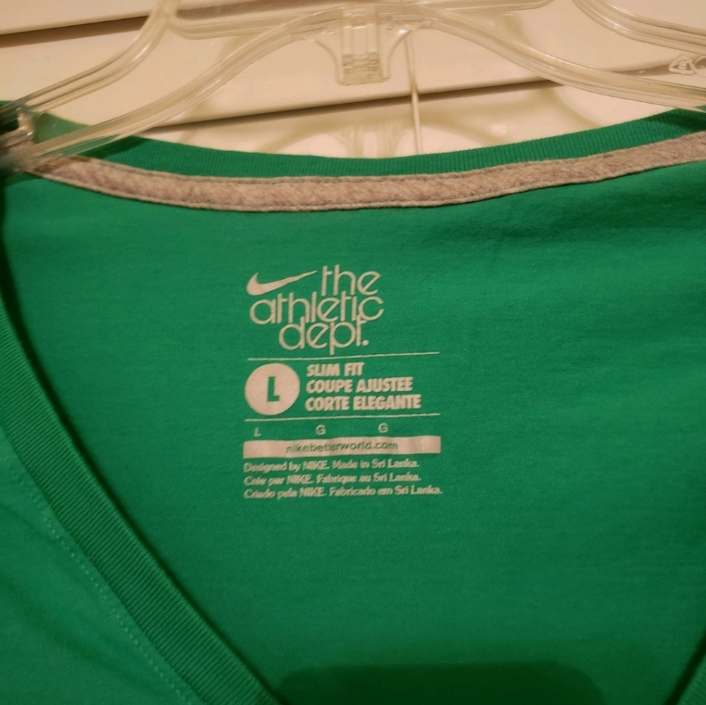 Nike Top! - Picture 2 of 3